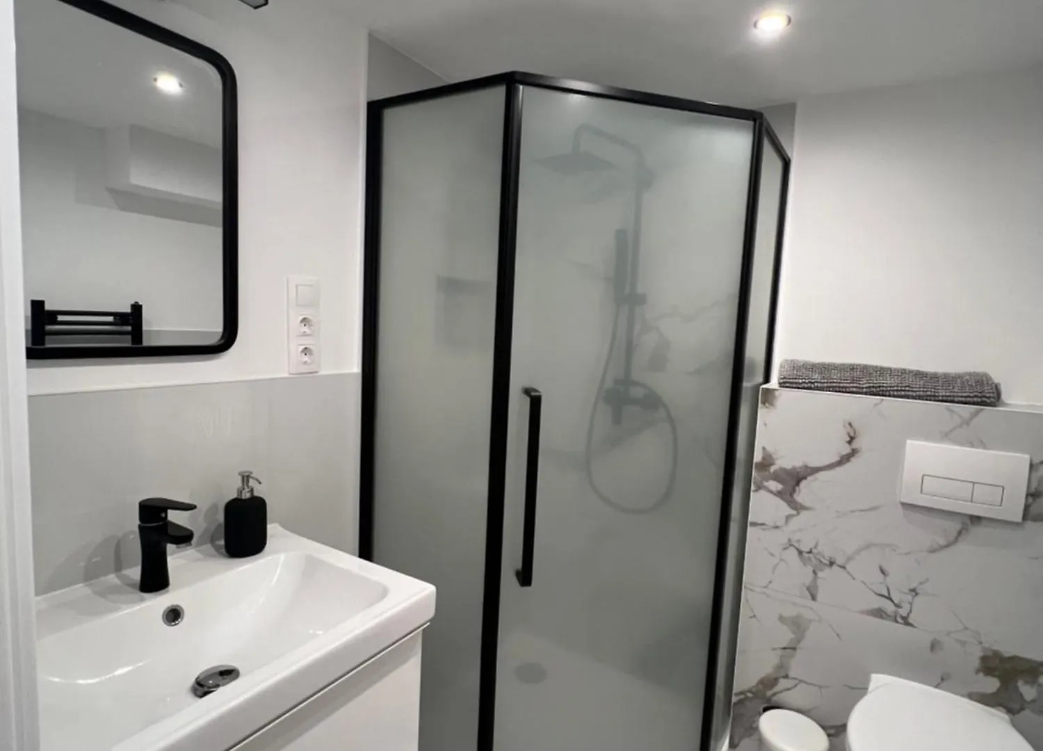 公寓 Carina Duplex Apartment- Near Nyugati Metro Line 3 布达佩斯 匈牙利