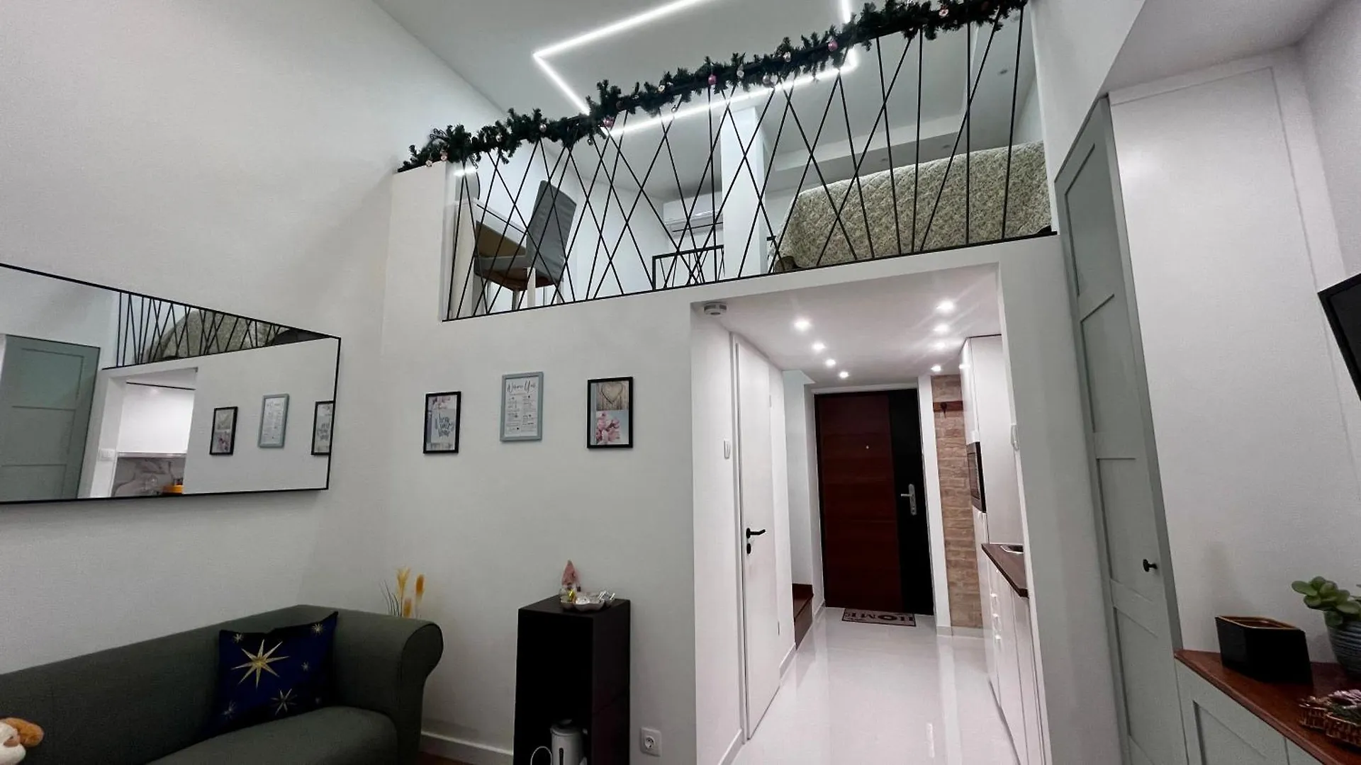 Carina Duplex Apartment- Near Nyugati Metro Line 3 Budapest 0*,  Hungary