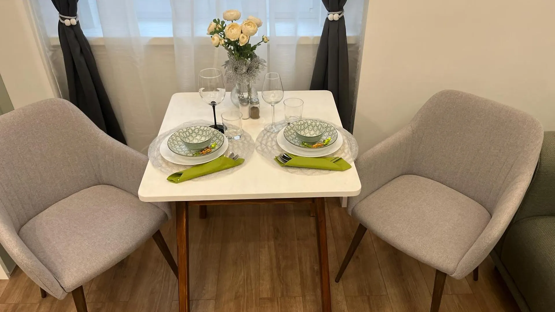 Carina Duplex Apartment- Near Nyugati Metro Line 3 Budapest 0*,  Hungary